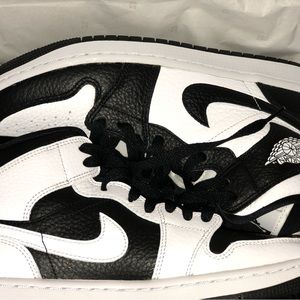 Brand New Jordan’s 1, Homage size 9. Never worn.